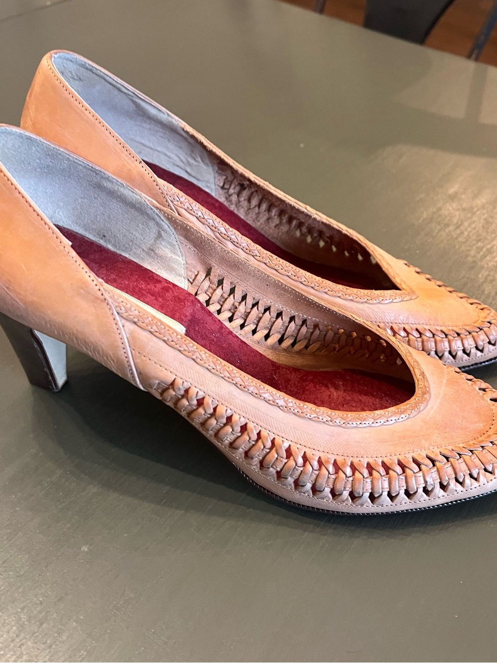 Bandolino Tan Woven Leather Heels with Red Insole